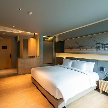 The Signature Hotel Airport Хатъяй Экстерьер фото