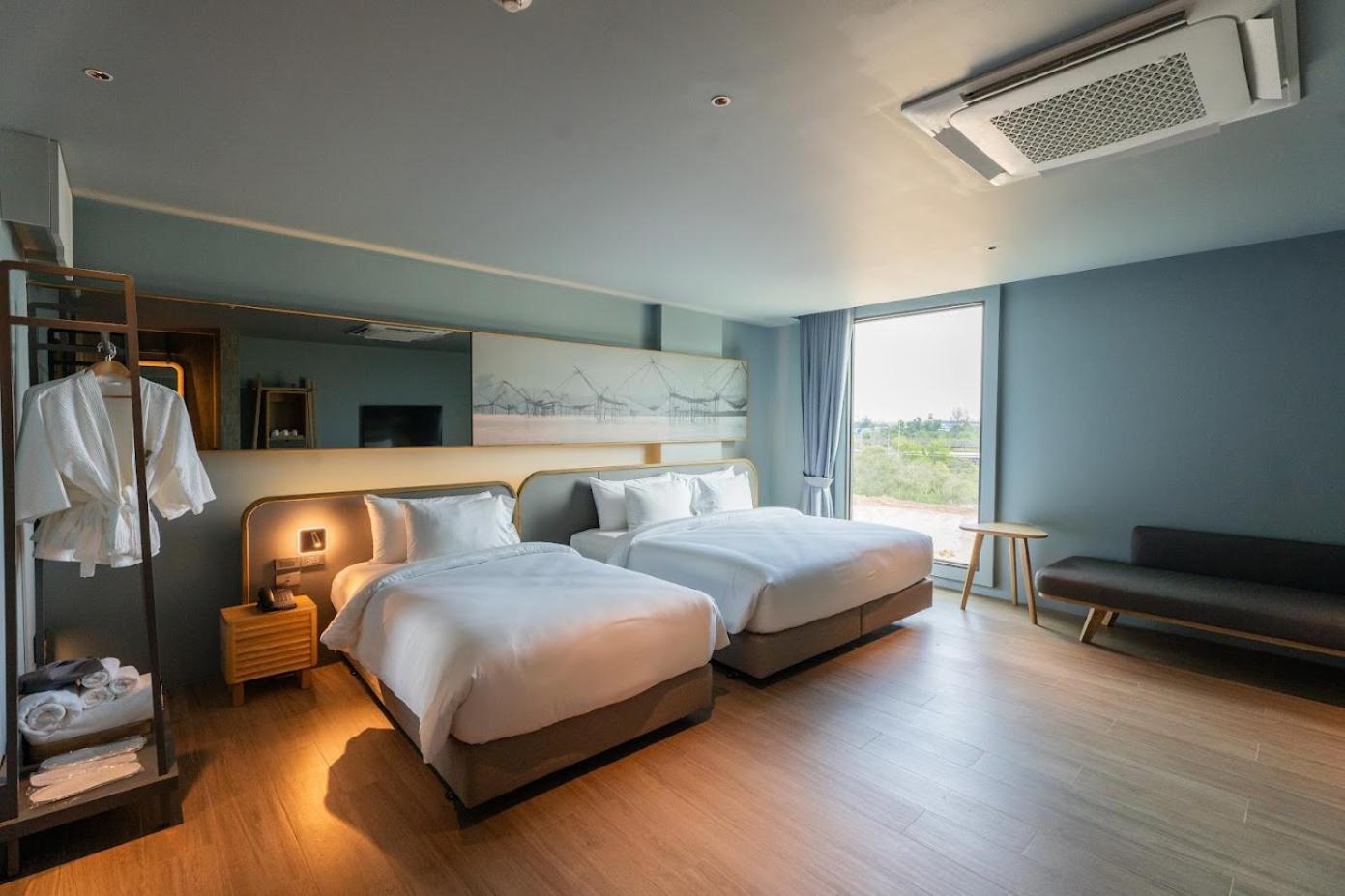 The Signature Hotel Airport Хатъяй Экстерьер фото